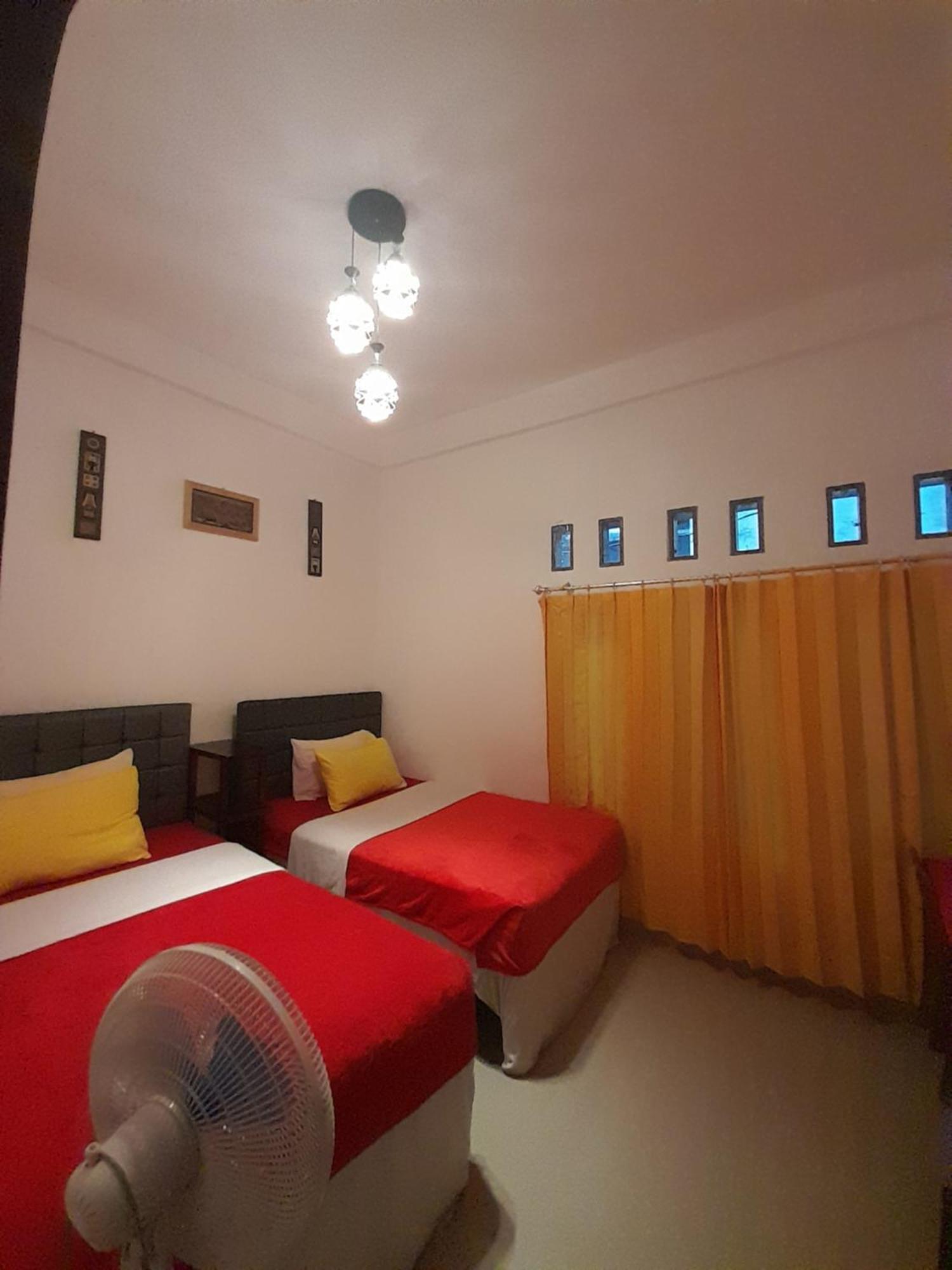 The Sanduk Homestay Rantepao Exterior photo